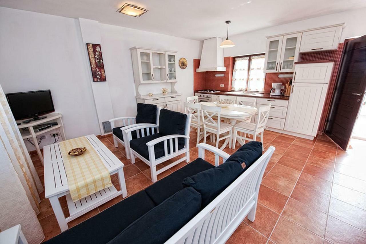 Ester Apartma *